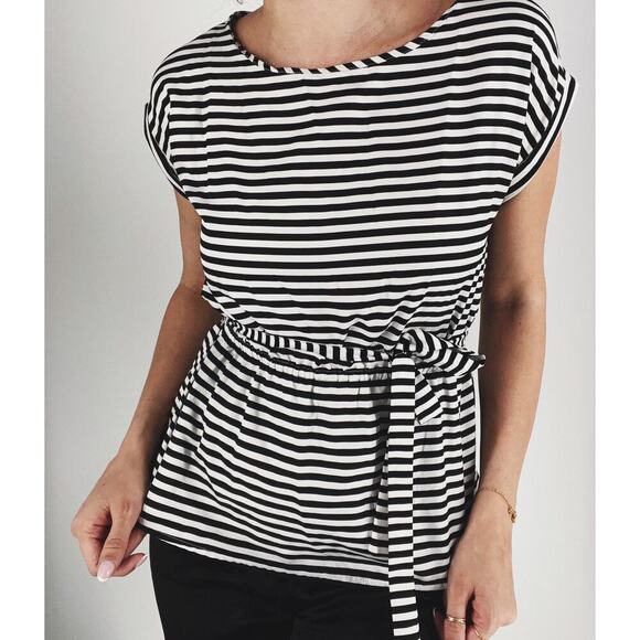 Banana Republic Factory Black and White Short Sleeve Blouse Size XS - Picture 2 of 4